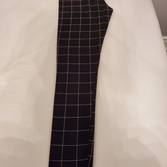 Selling Black and White Grid Leggings - Picture 2 of 8